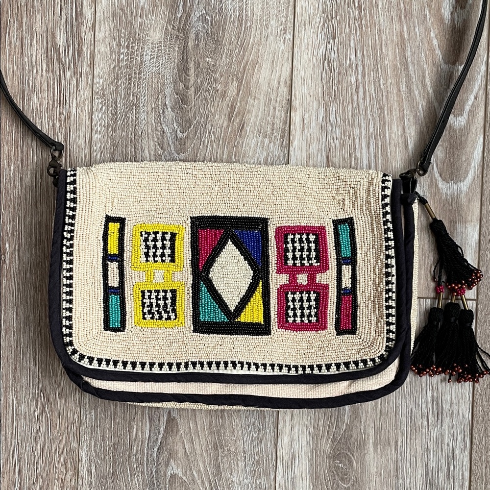 Jasper & Jeera Handbag Med.Beaded Crossbody Cream Black Colorful Geometric Signs